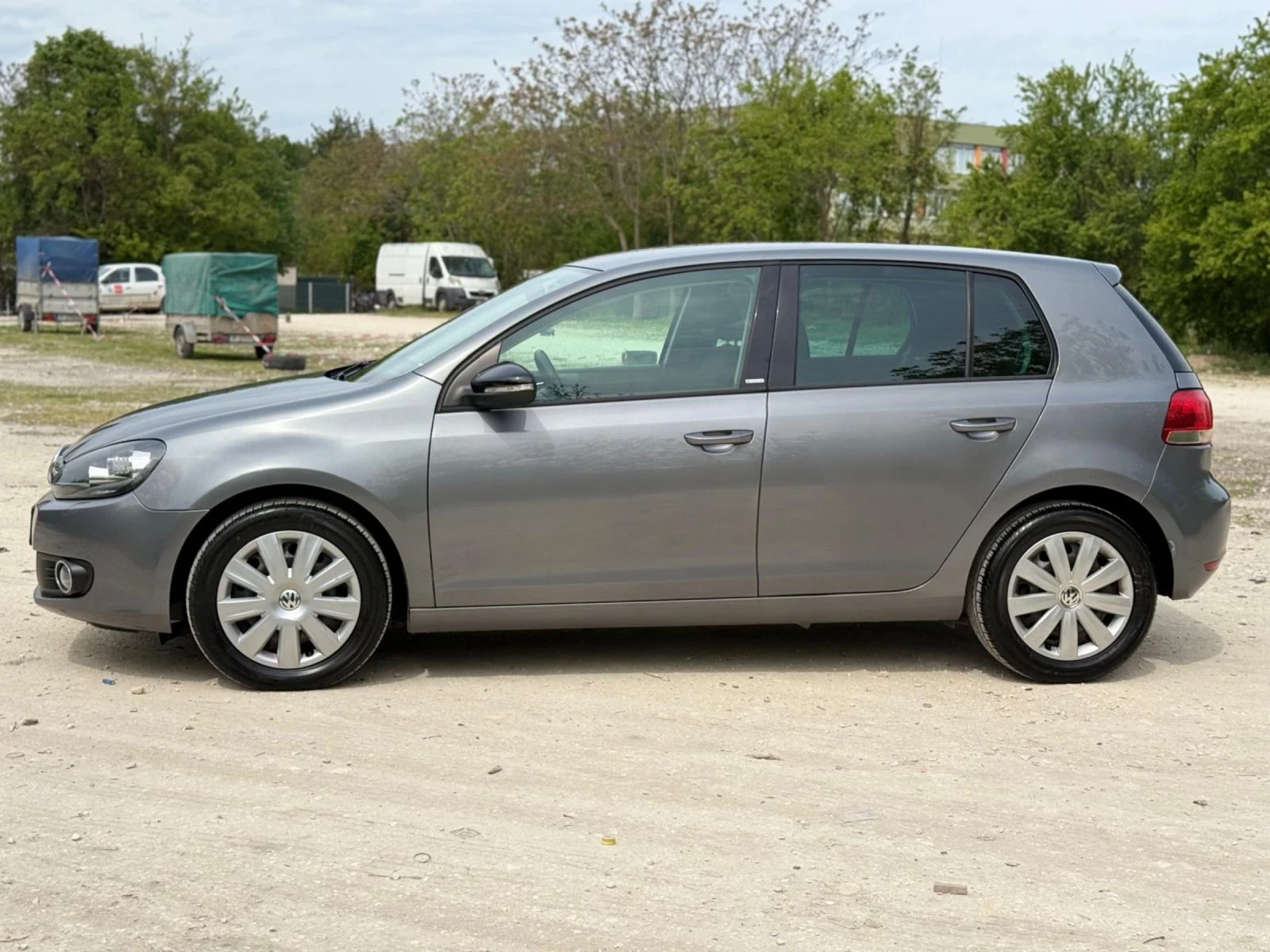 VW Golf 6* TDI* АВТОМАТИК* STYLE* ДВА КОМП. ГУМИ/ОБСЛУЖЕН , снимка 9 - Автомобили и джипове - 54356111