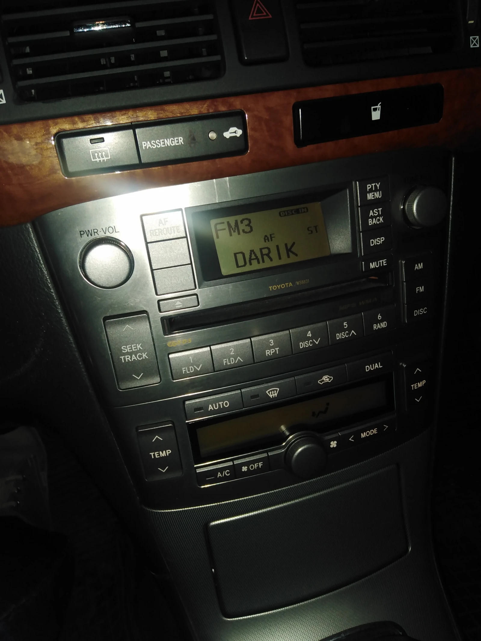 Toyota Avensis T25 2, 0 D4D, снимка 10 - Автомобили и джипове - 54415977