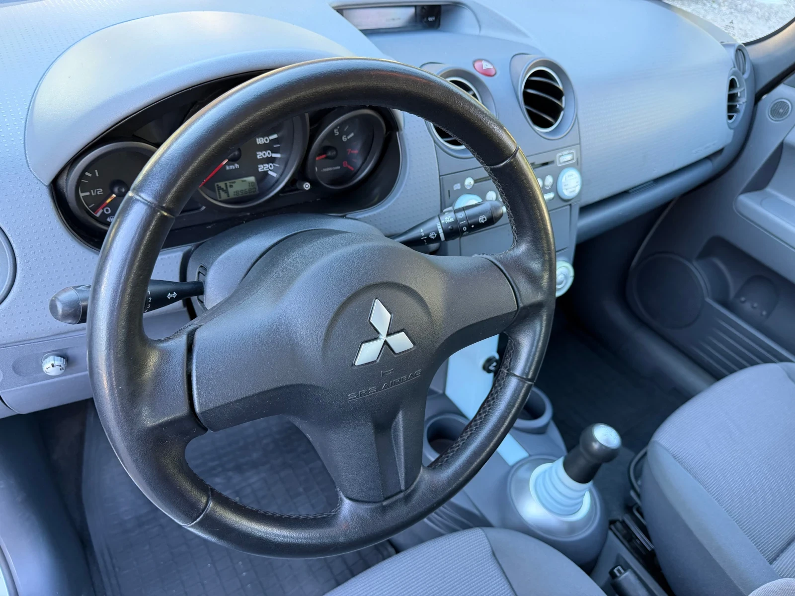 Mitsubishi Colt 1.3 * AUTOMAT* KLIMA* REALNI KM* , снимка 10 - Автомобили и джипове - 54716718