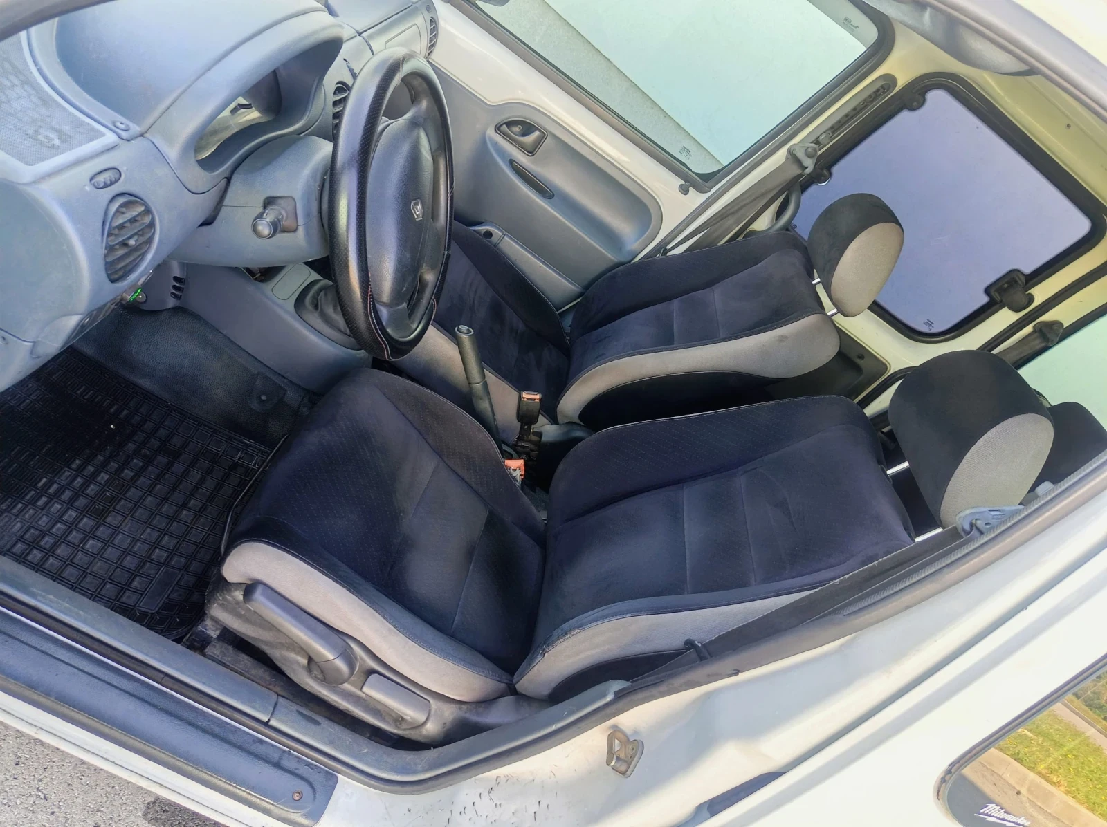 Renault Kangoo Газ бензин климатик, снимка 9 - Автомобили и джипове - 55420204