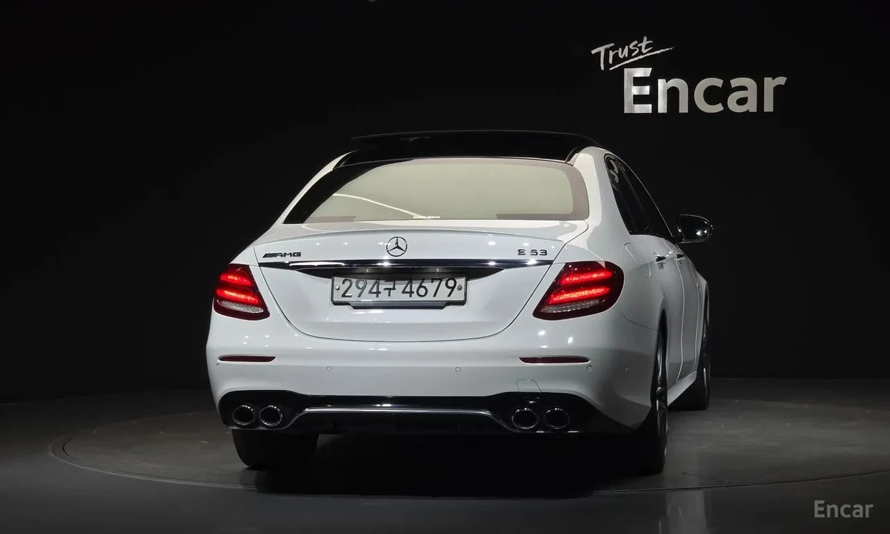 Mercedes-Benz E 53 AMG 4MATIC+ /ОБДУХВАНЕ/ПАНОРАМА/ДИСТРОНИК/360, снимка 4 - Автомобили и джипове - 56010235