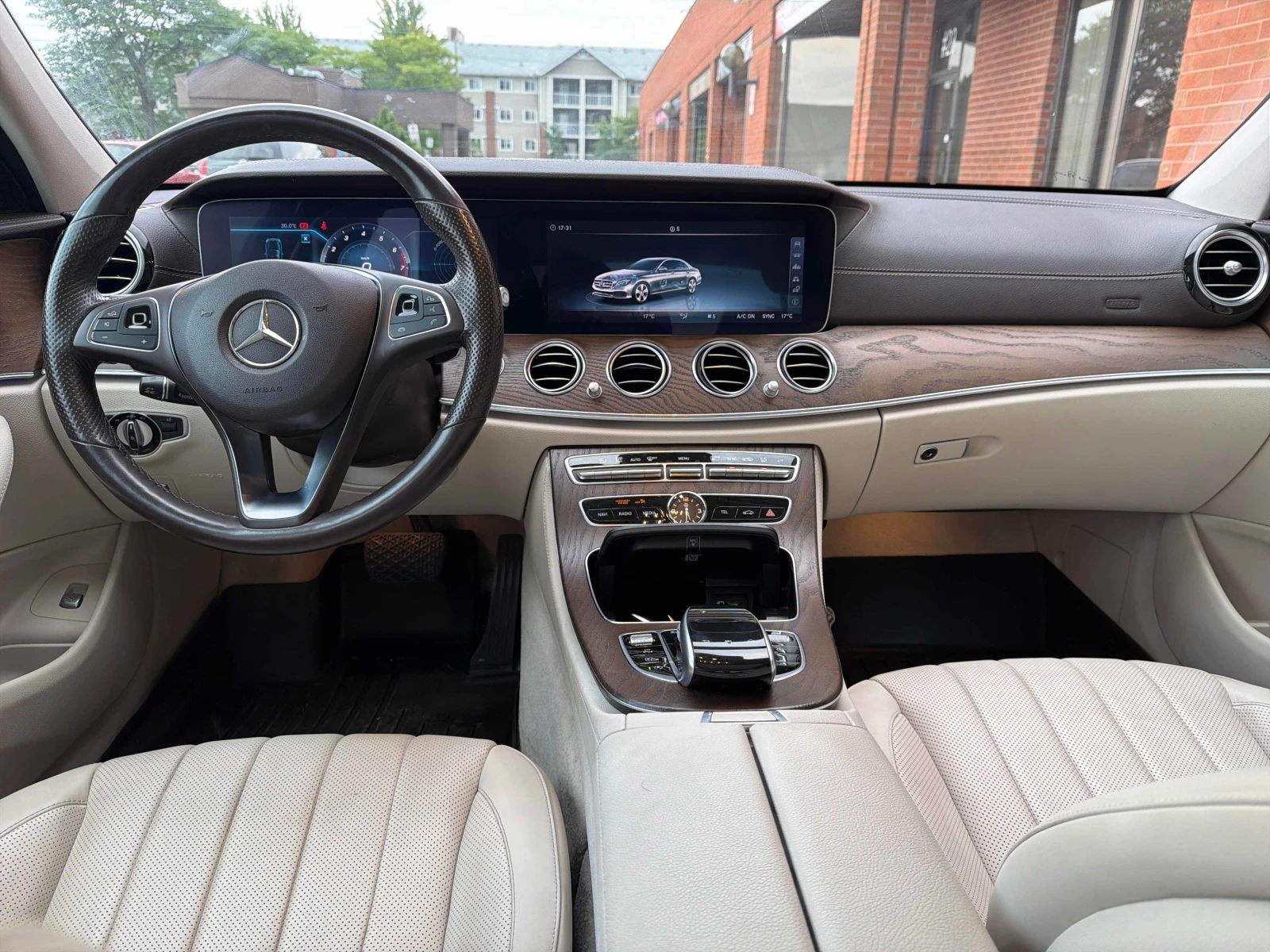 Mercedes-Benz E 400 4МАТIC| DIS| BURMESTER| 360КАМЕРИ, снимка 9 - Автомобили и джипове - 56139056