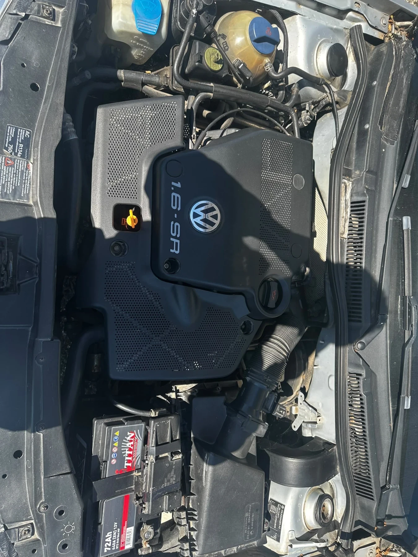 VW Golf 1.6i/101к.с, снимка 10 - Автомобили и джипове - 56449570