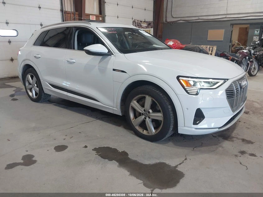 Audi E-Tron Premium Plus