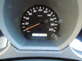 Toyota Hilux 3.0 D4D AUTO от България/гаражен, снимка 11