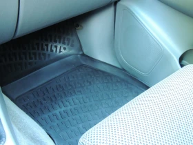 Toyota Hilux 3.0 D4D AUTO от България/гаражен, снимка 8