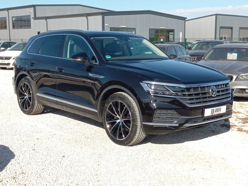 VW Touareg, снимка 2 - Автомобили и джипове - 43292423