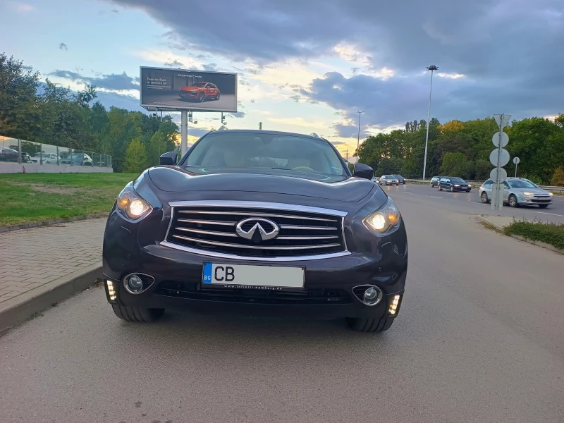 Infiniti QX70 3.0d S, снимка 3 - Автомобили и джипове - 47462508