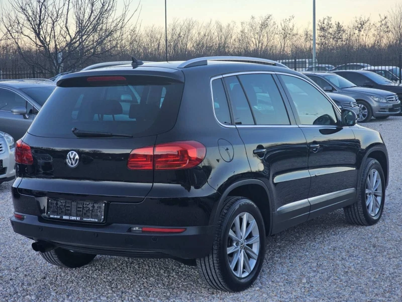 VW Tiguan 2.0/HIGHLINE/BLUEMOTION/NAVI/КАТО НОВ, снимка 6 - Автомобили и джипове - 48383802