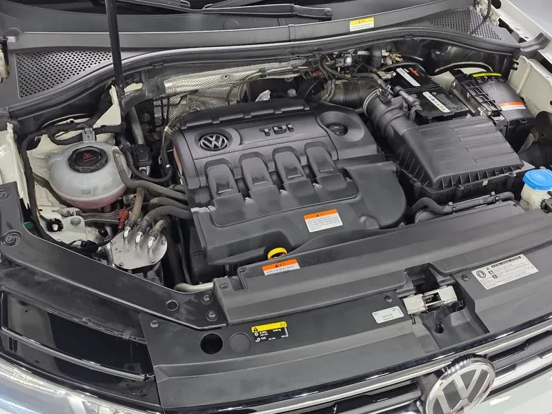 VW Tiguan 2.0 TDI PREMIUM, снимка 6 - Автомобили и джипове - 55357302