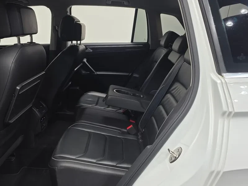 VW Tiguan 2.0 TDI PREMIUM, снимка 12 - Автомобили и джипове - 55357302