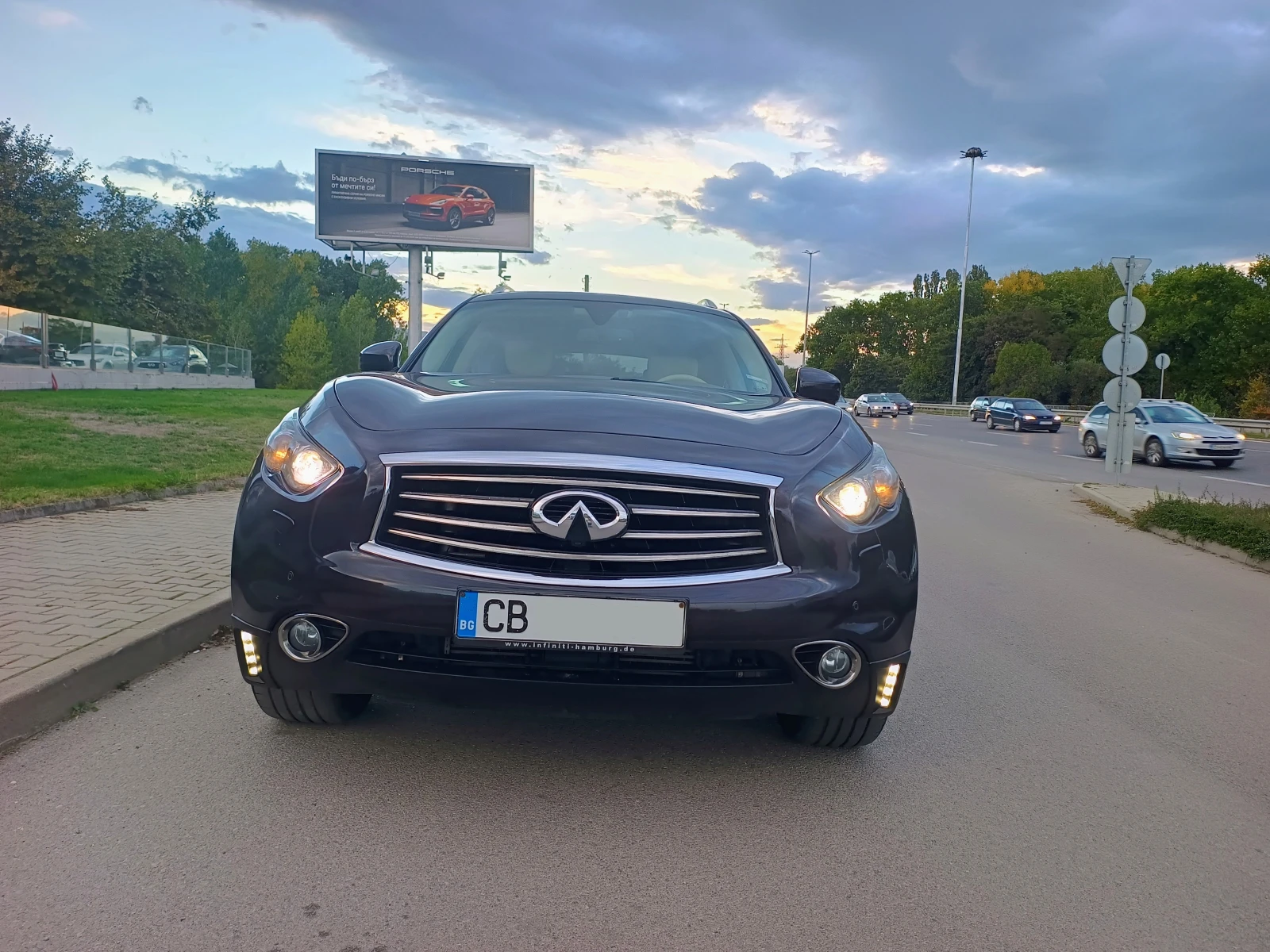 Infiniti QX70 3.0d S - изображение 3