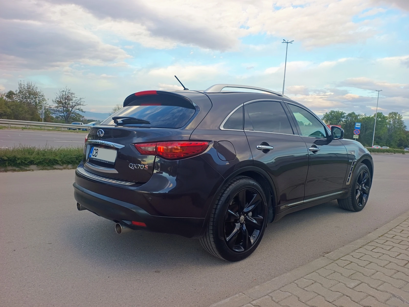 Infiniti QX70 3.0d S - изображение 6