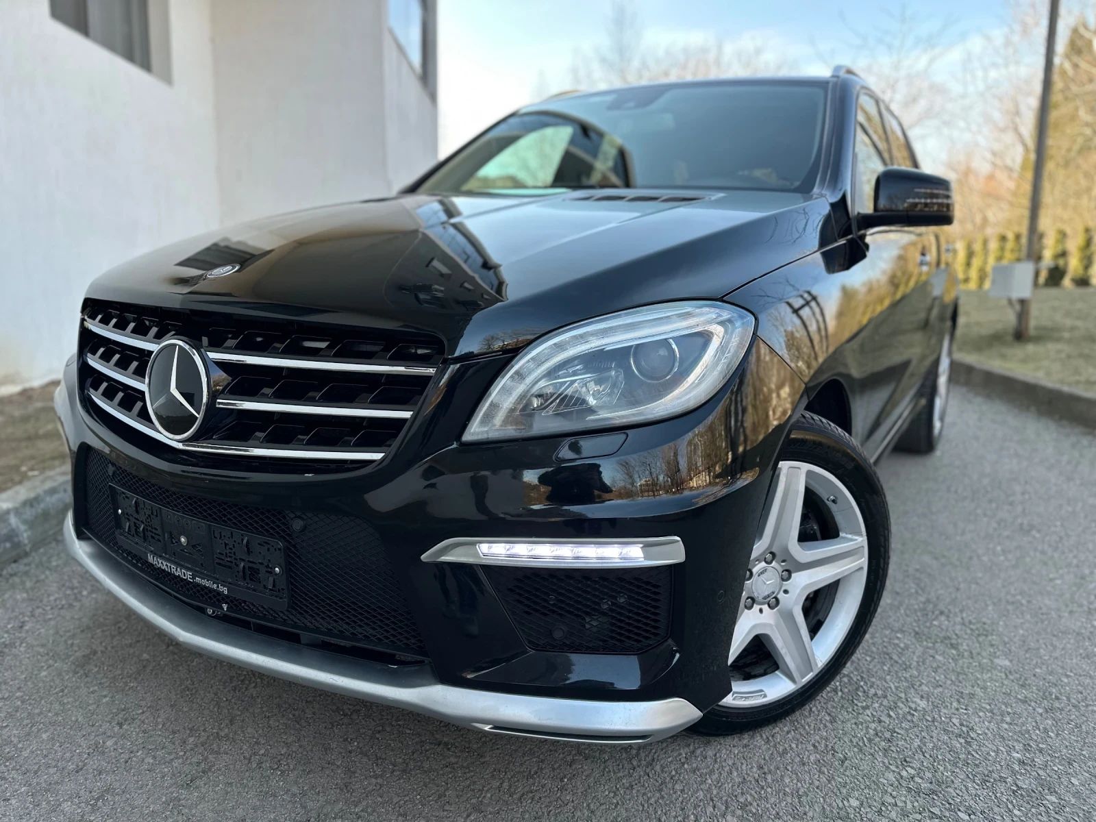 Mercedes-Benz ML 500 AMG OPTIC / РЕГИСТРИРАН - изображение 3