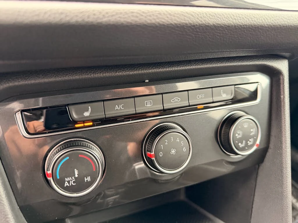 VW Tiguan Trendline 4Motion, снимка 14 - Автомобили и джипове - 53802160