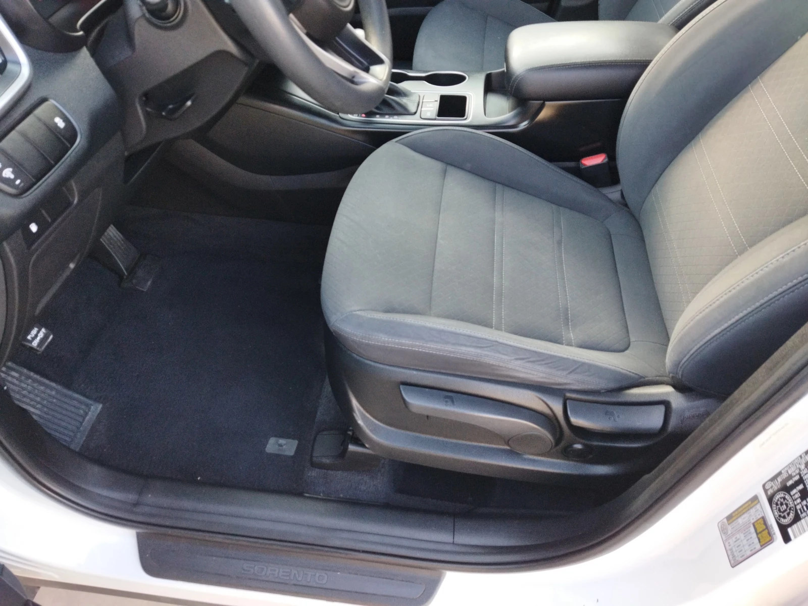 Kia Sorento 2.4 AWD, снимка 8 - Автомобили и джипове - 53936606