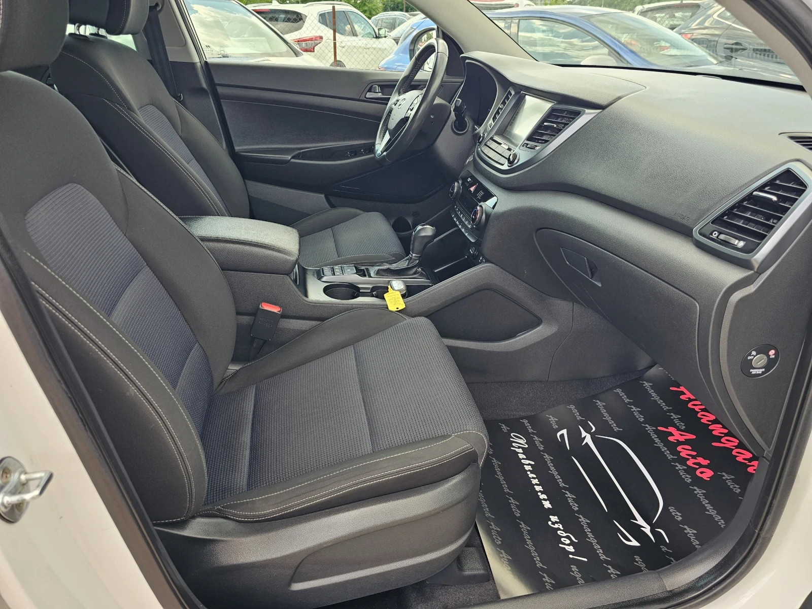 Hyundai Tucson 1.7CRDI, 141к.с., снимка 9 - Автомобили и джипове - 55180745