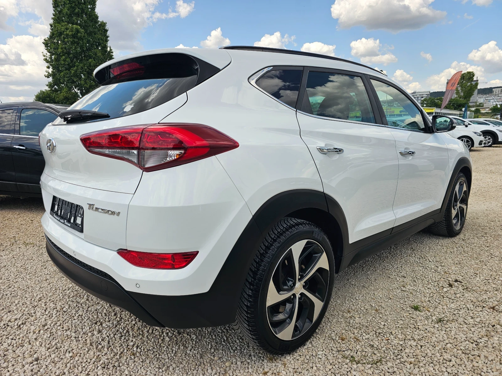 Hyundai Tucson 1.7CRDI, 141к.с., снимка 4 - Автомобили и джипове - 55180745