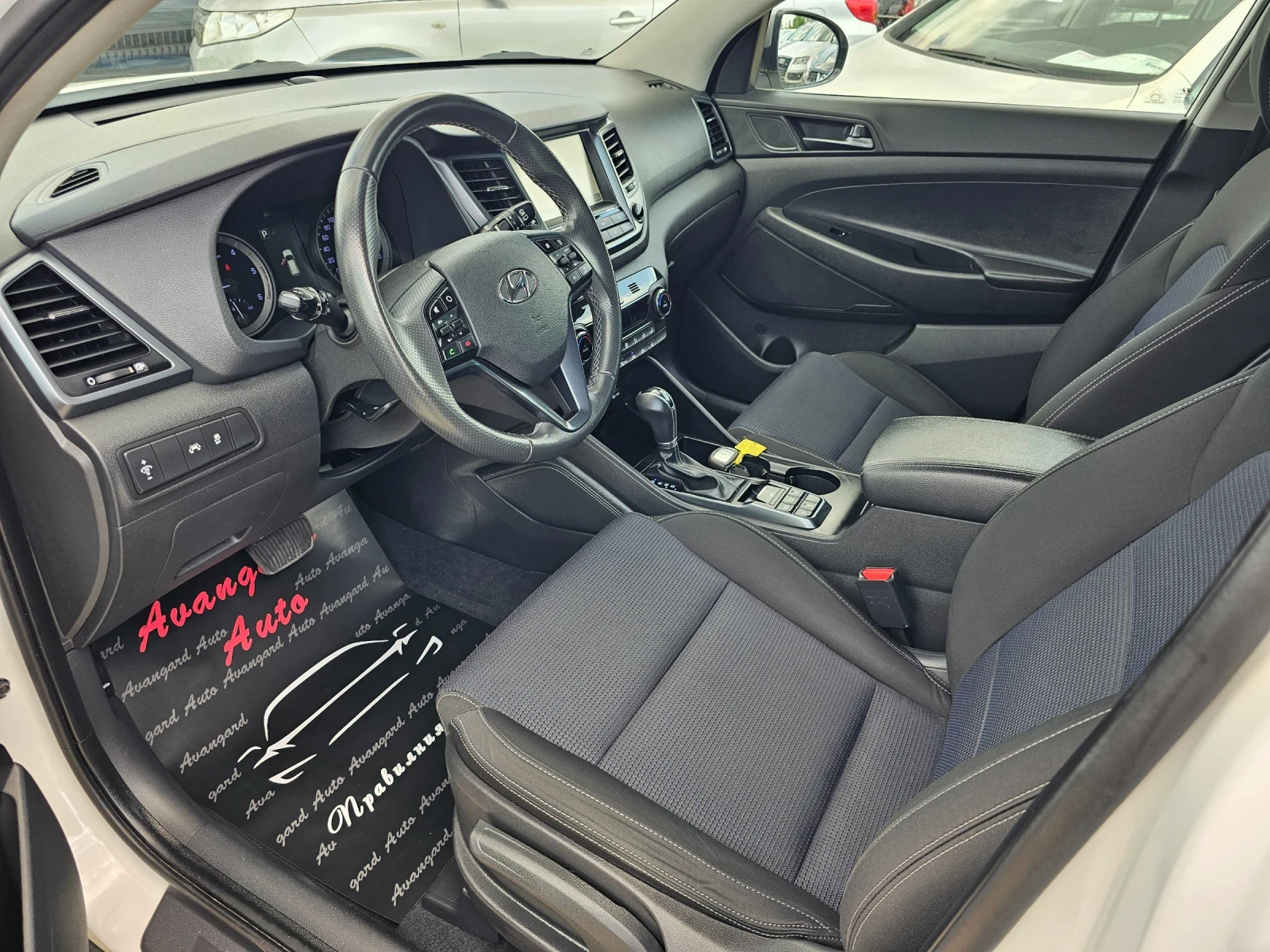 Hyundai Tucson 1.7CRDI, 141к.с., снимка 8 - Автомобили и джипове - 55180745