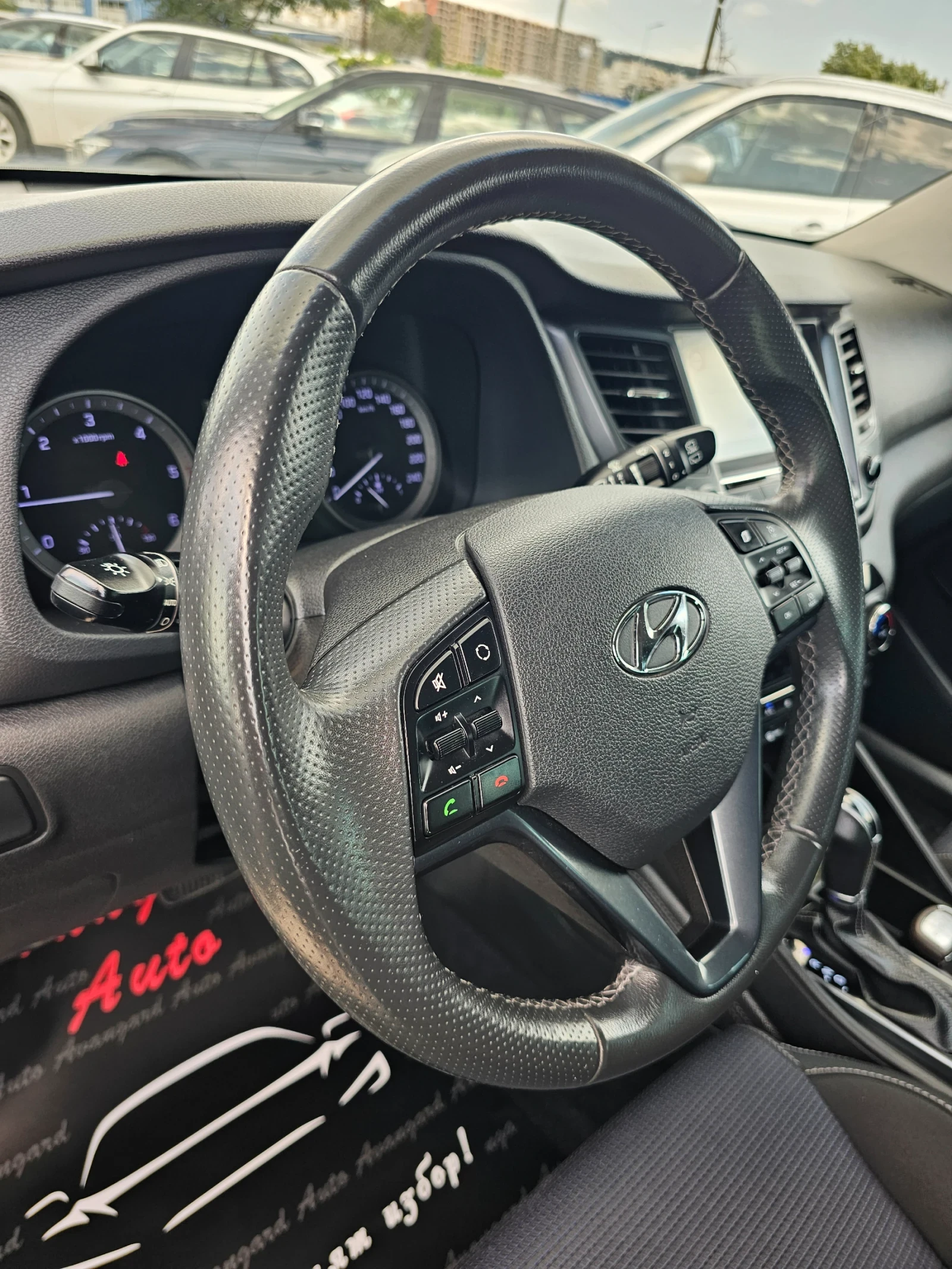 Hyundai Tucson 1.7CRDI, 141к.с., снимка 12 - Автомобили и джипове - 55180745