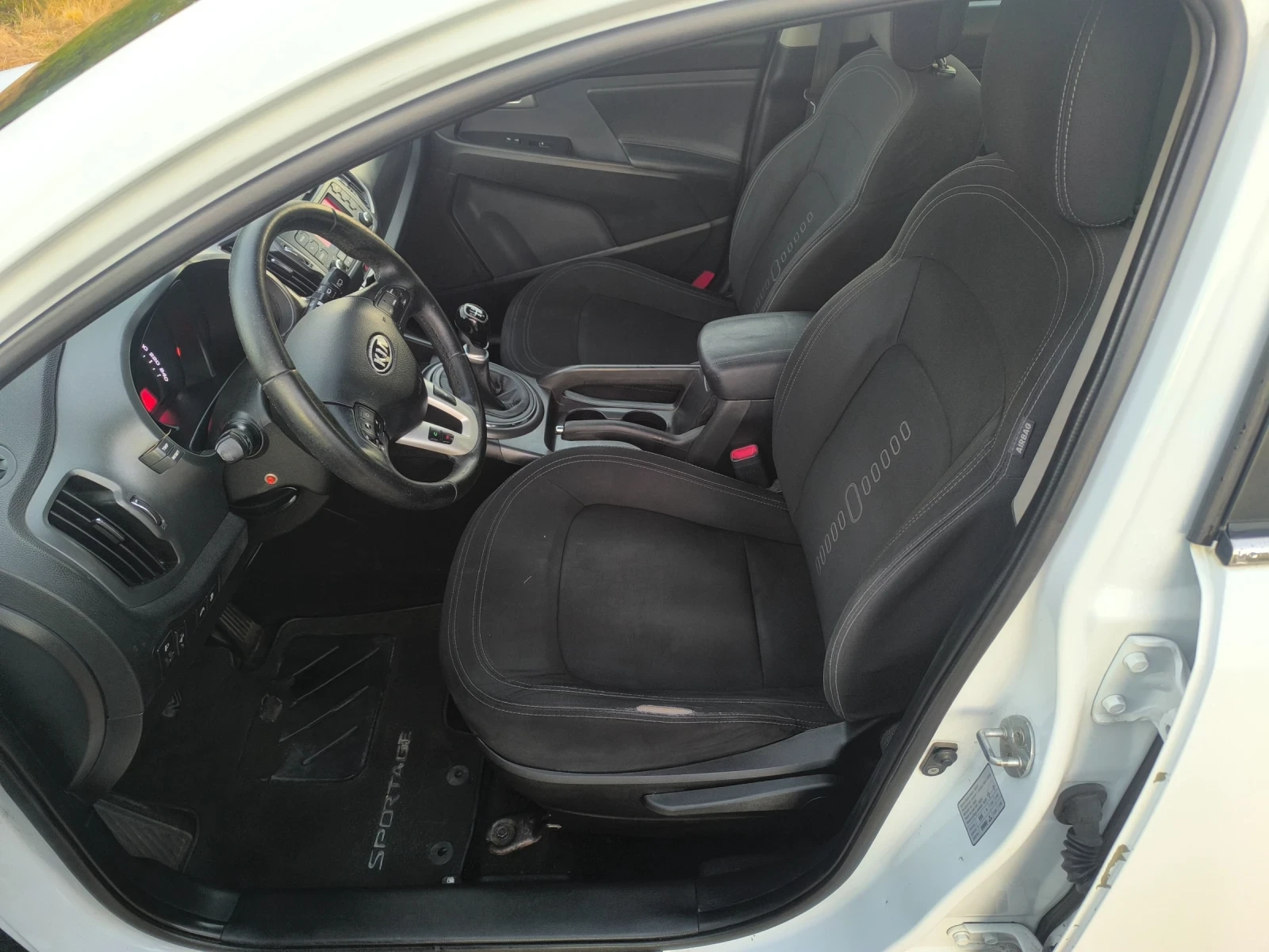 Kia Sportage 1.7 CRDI, снимка 9 - Автомобили и джипове - 55965863