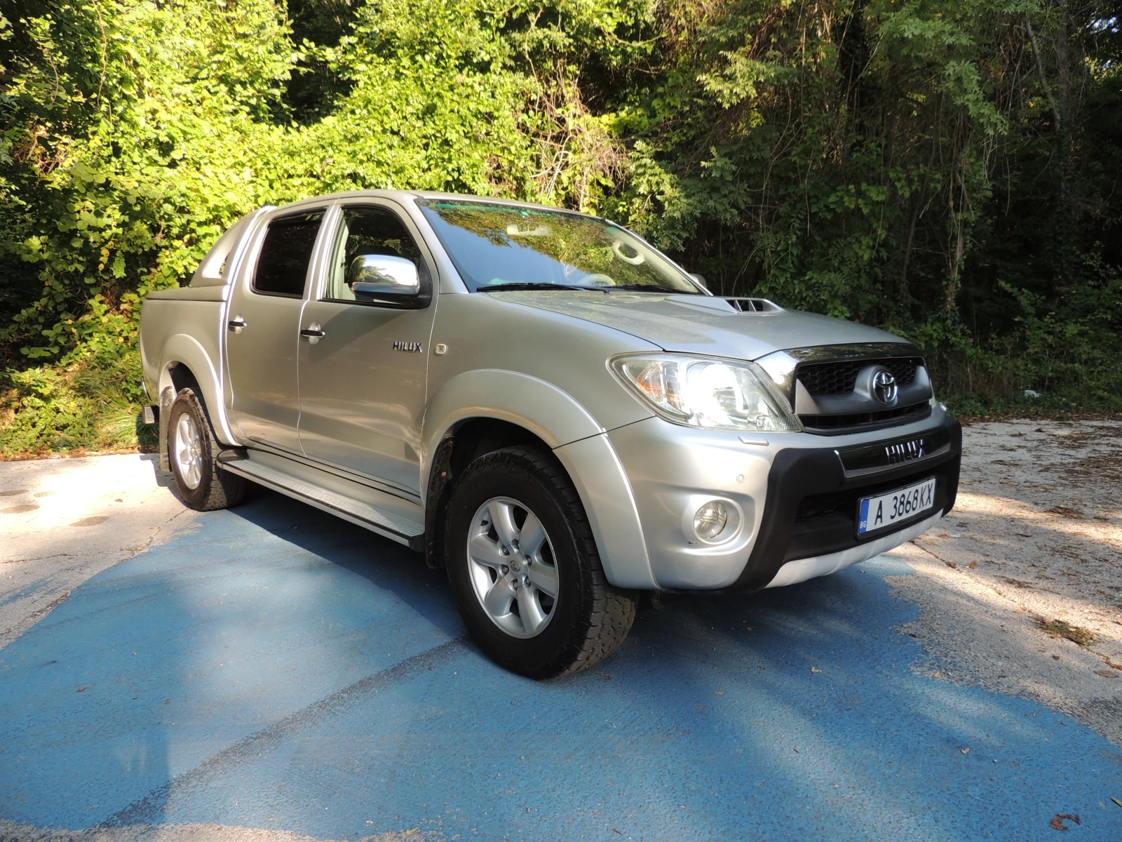 Toyota Hilux 3.0 D4D AUTO от България/гаражен, снимка 2 - Автомобили и джипове - 56120946