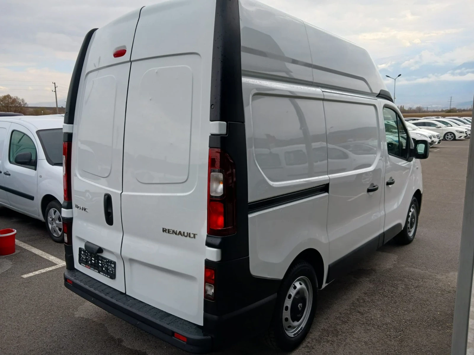 Renault Trafic 1.6 dci - изображение 4