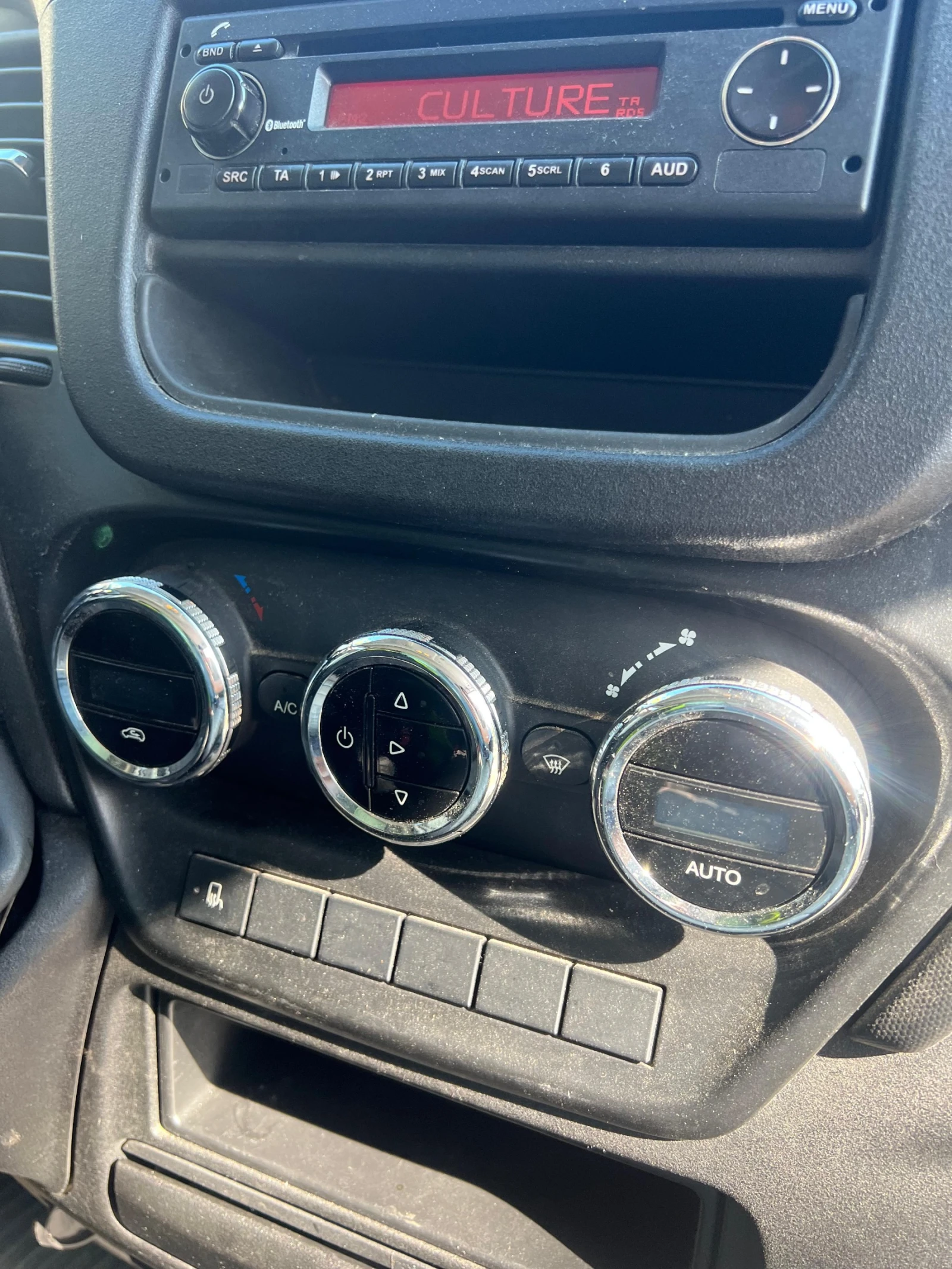 Iveco 35c15 3.0/150кс/3.5 т.Падащ Борд* Евро 5, снимка 13 - Бусове и автобуси - 54188718