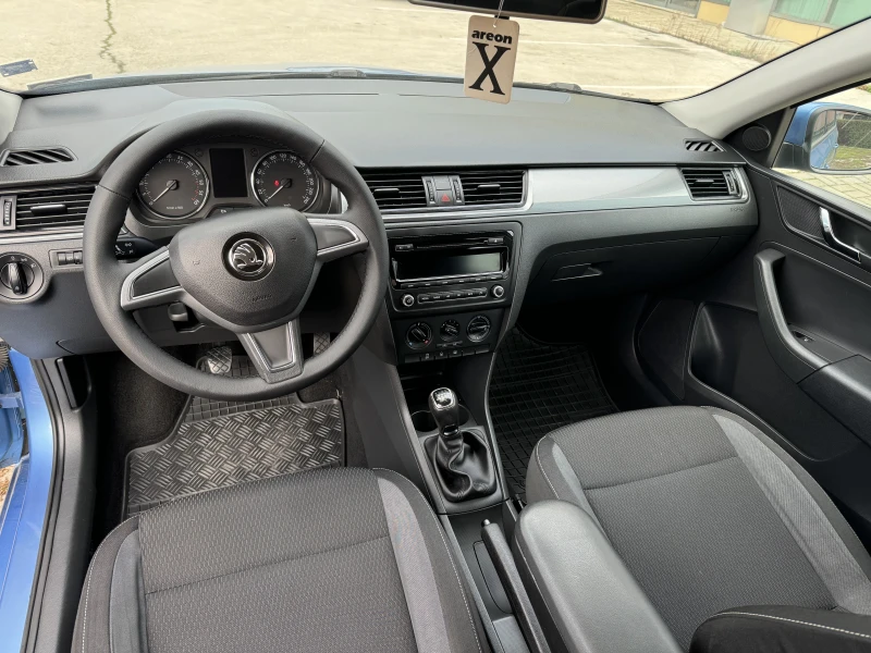 Skoda Rapid 1.6 tdi sedan, снимка 6 - Автомобили и джипове - 48379596