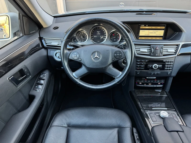 Mercedes-Benz E 350 4Matic, снимка 10 - Автомобили и джипове - 51446160