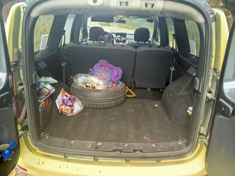 Dacia Logan, снимка 6 - Автомобили и джипове - 52542708