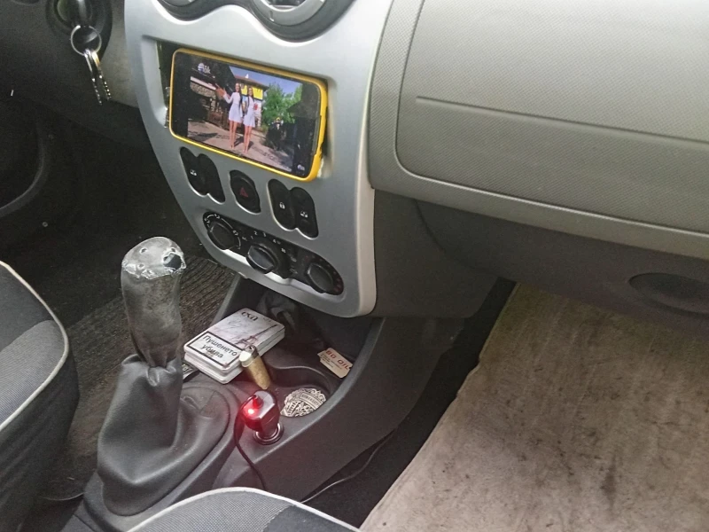 Dacia Logan, снимка 8 - Автомобили и джипове - 52542708