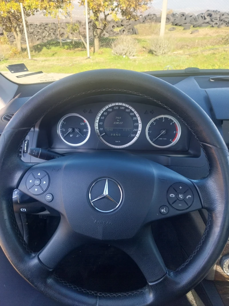 Mercedes-Benz C 220, снимка 8 - Автомобили и джипове - 52698534