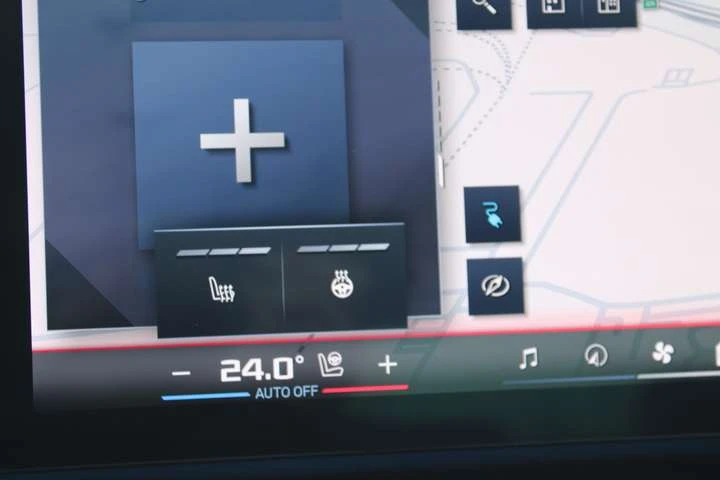 BMW i5 M60 | No Accident | Red Interior | Clean Carfax, снимка 16 - Автомобили и джипове - 54124621