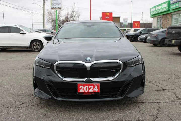 BMW i5 M60 | No Accident | Red Interior | Clean Carfax, снимка 2 - Автомобили и джипове - 54124621