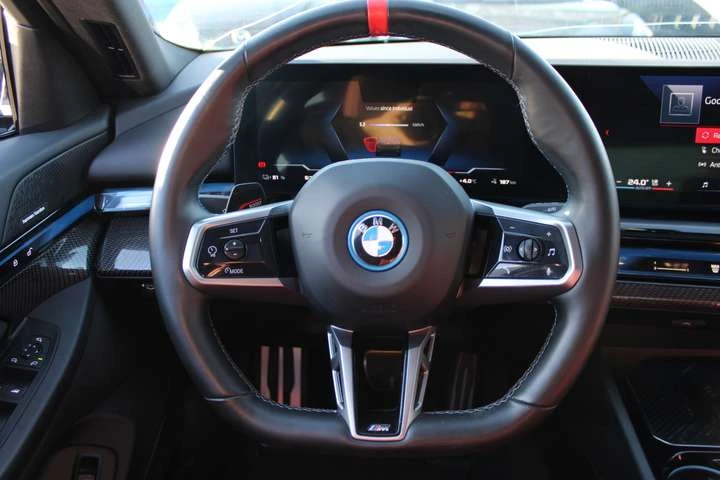 BMW i5 M60 | No Accident | Red Interior | Clean Carfax, снимка 11 - Автомобили и джипове - 54124621