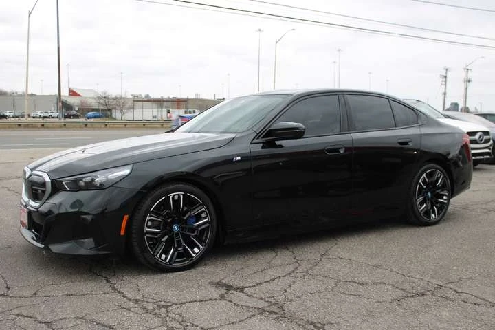 BMW i5 M60 | No Accident | Red Interior | Clean Carfax, снимка 3 - Автомобили и джипове - 54124621