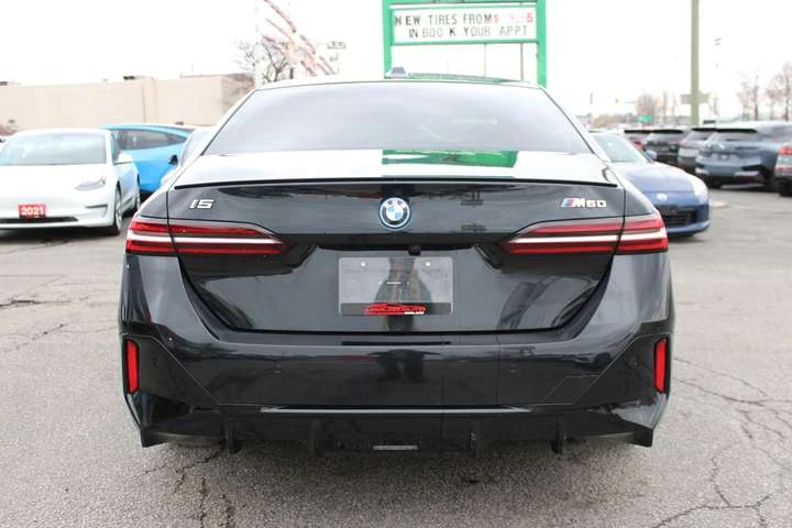 BMW i5 M60 | No Accident | Red Interior | Clean Carfax, снимка 5 - Автомобили и джипове - 54124621