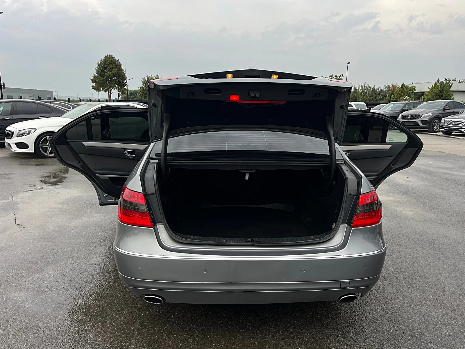 Mercedes-Benz E 350 AMG OPTIK-PANORAMA-AVANGARDE-XENON-LED-GERMANIA-!! | Mobile.bg — изображение 15