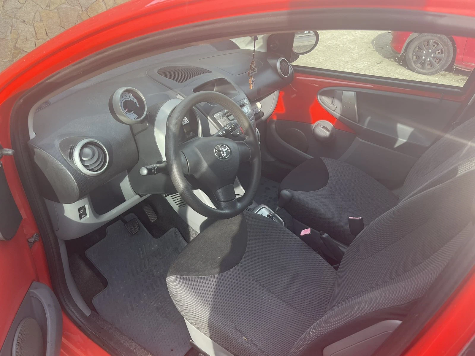 Toyota Aygo 1.0 VVT-i - изображение 9