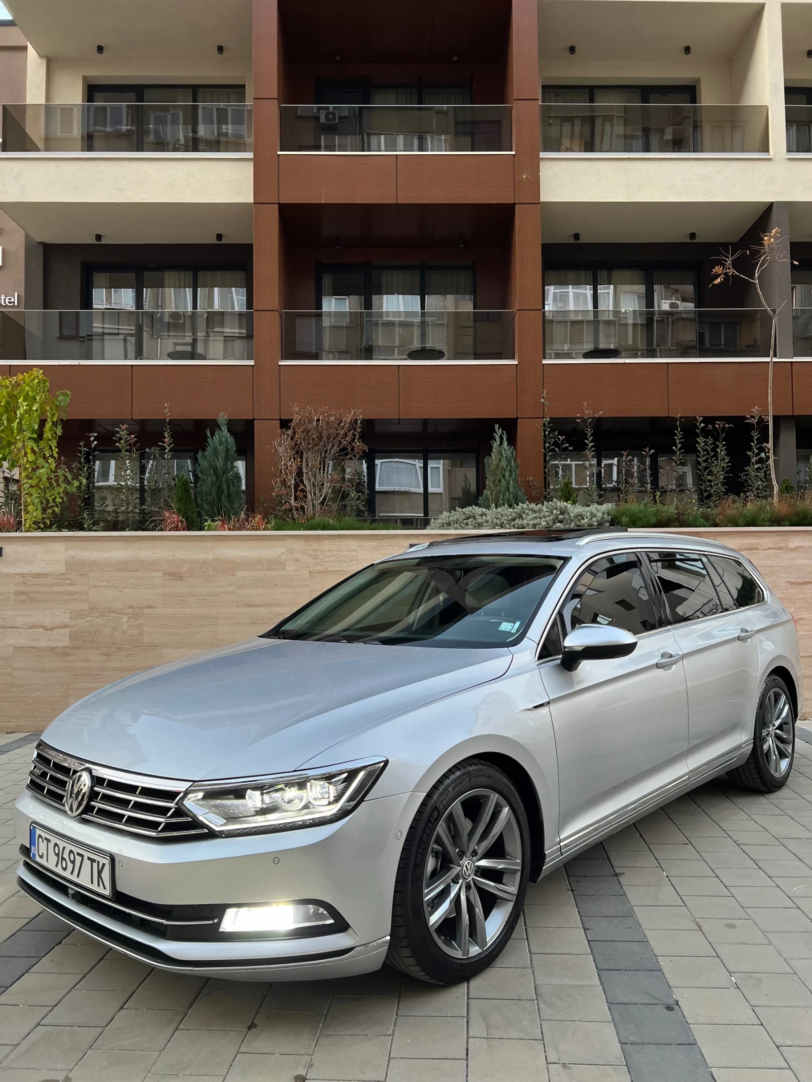 VW Passat * DSG* Full Led* Digital*  - изображение 2