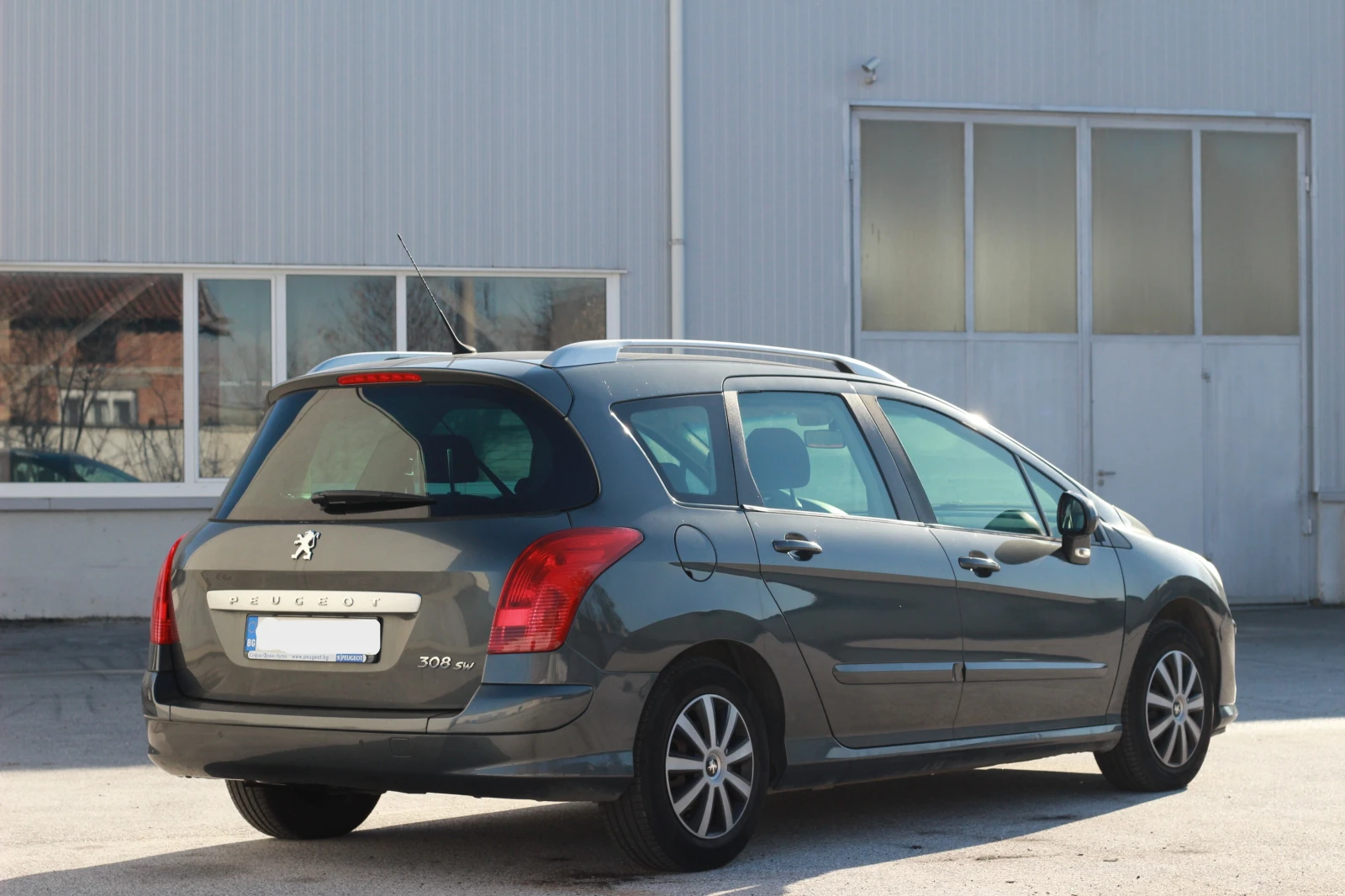 Peugeot 308 SW, 7 места - изображение 3