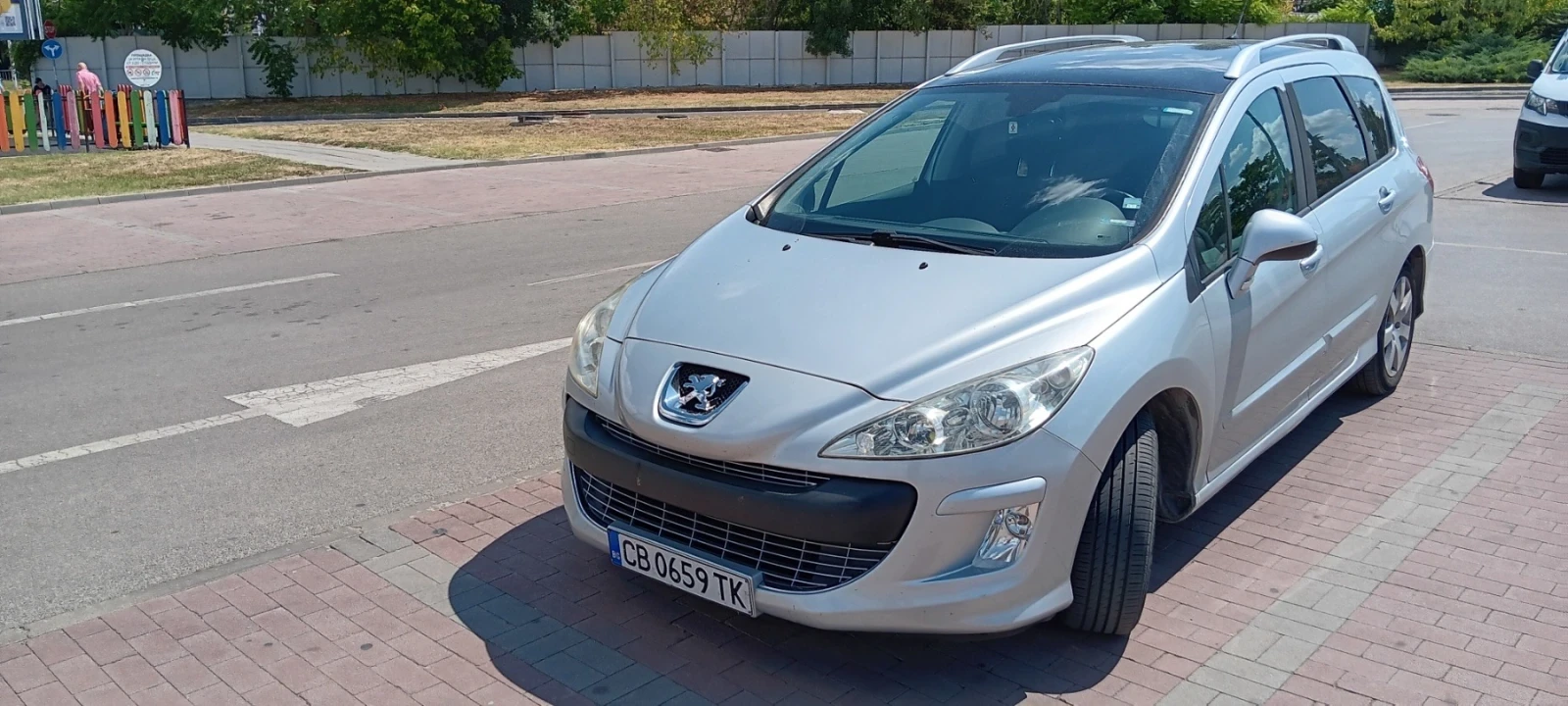 Peugeot 308 SW 1, 6 HDI  - изображение 6