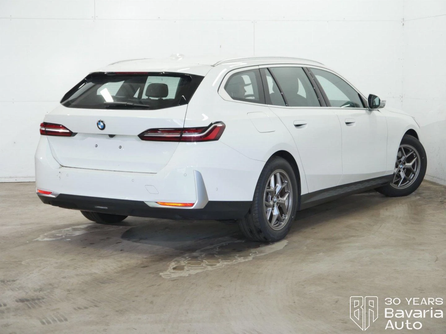 BMW 520 d xDrive Touring Steptronic - изображение 3