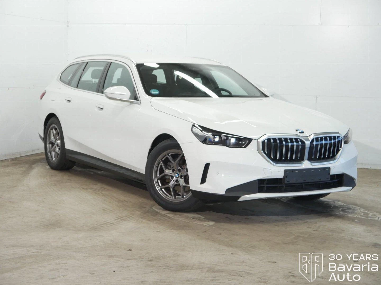BMW 520 d xDrive Touring Steptronic - изображение 4