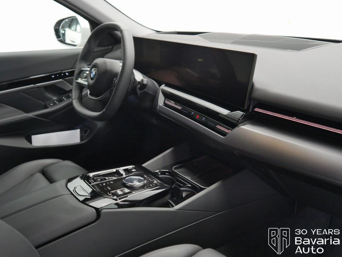 BMW 520 d xDrive Touring Steptronic - изображение 7
