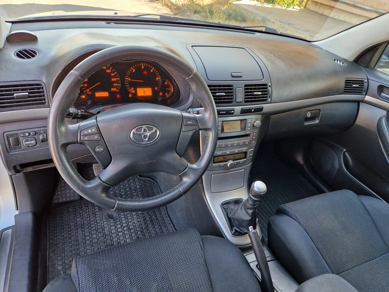 Toyota Avensis 2.2-ДИЗЕЛ-150кс - изображение 9