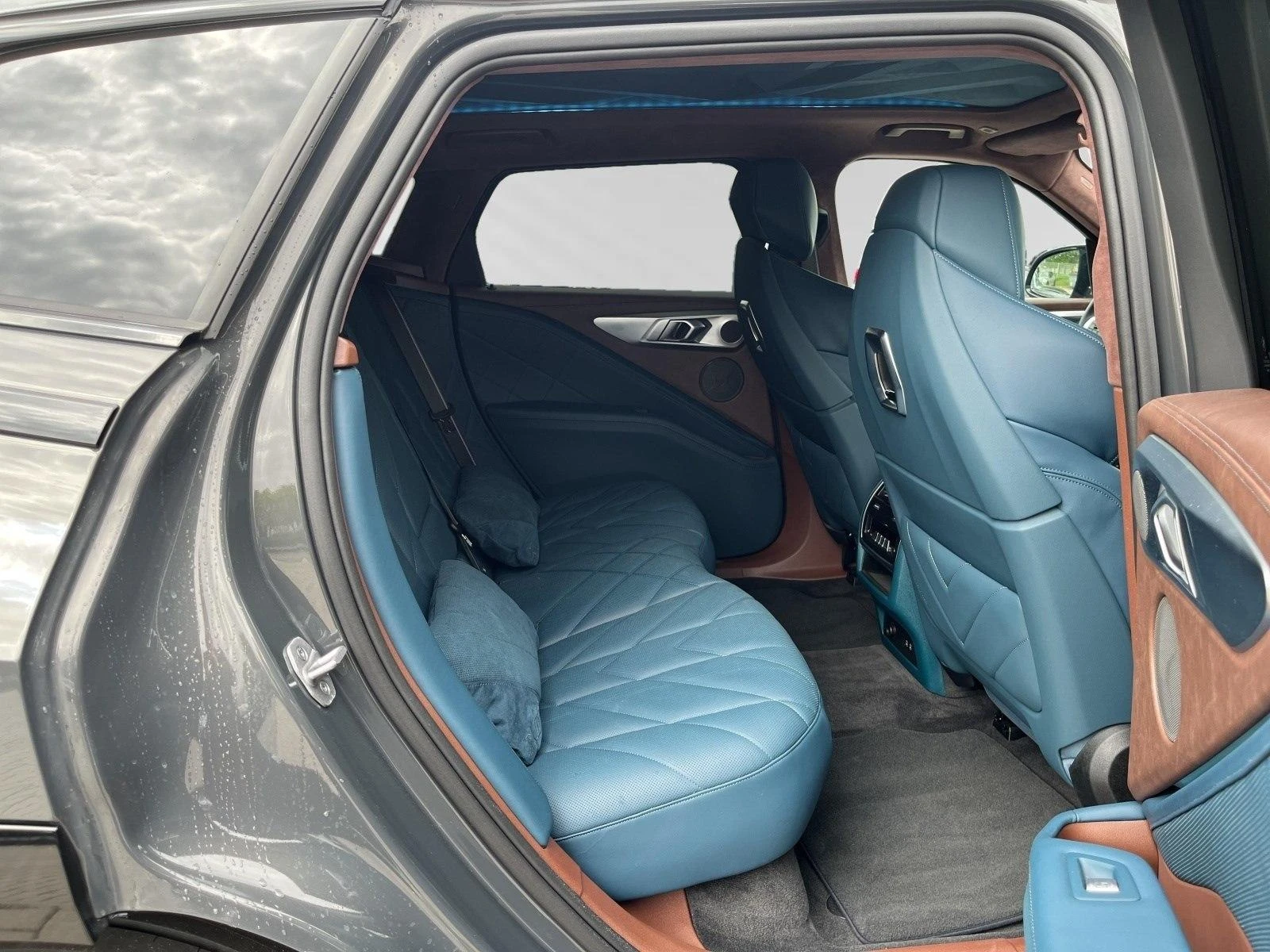 BMW XM 50e PLUG-IN HYBRID H/K INDIVIDUAL | Mobile.bg   12