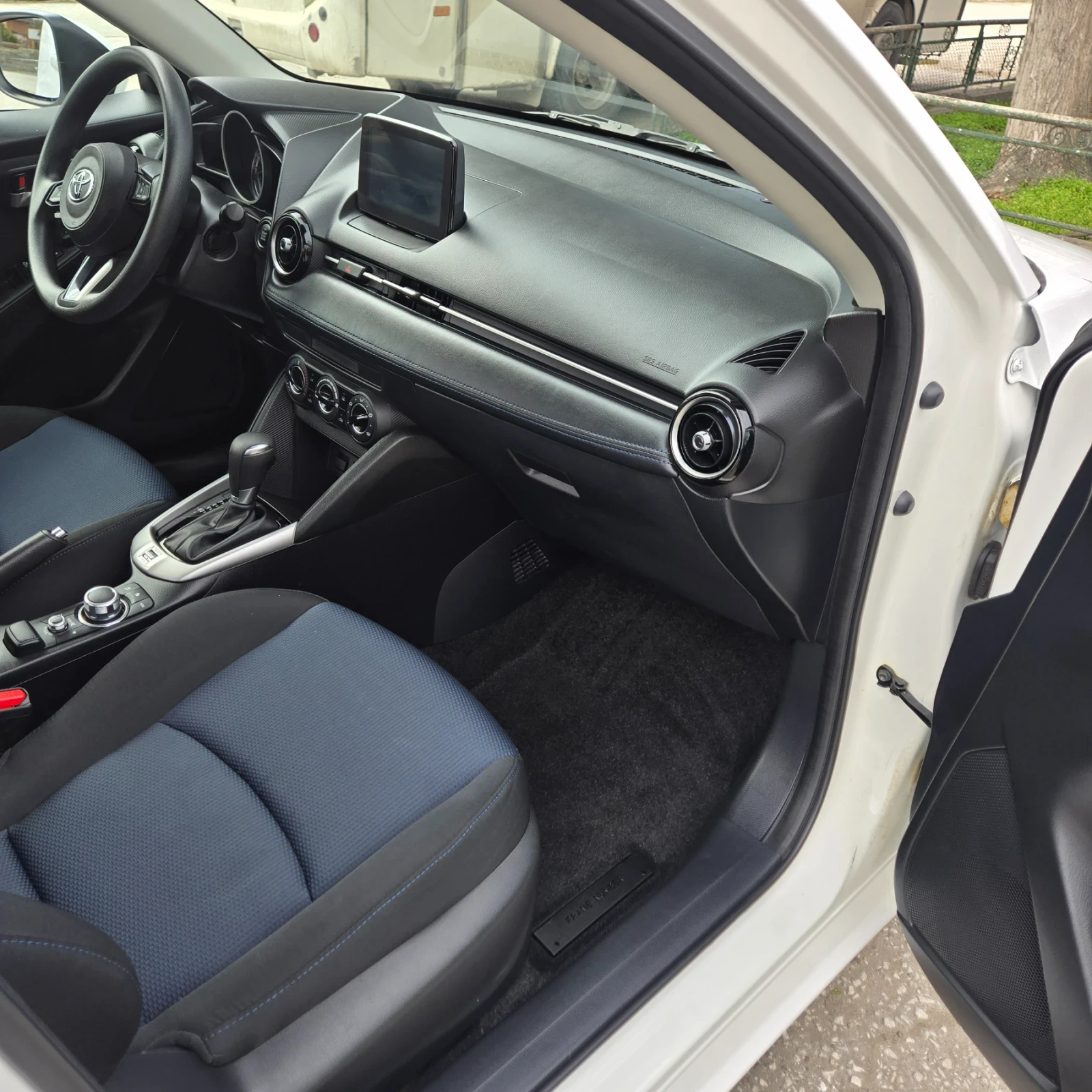 Toyota Yaris 1.5L 66 000 �� | Mobile.bg � ����������� 14