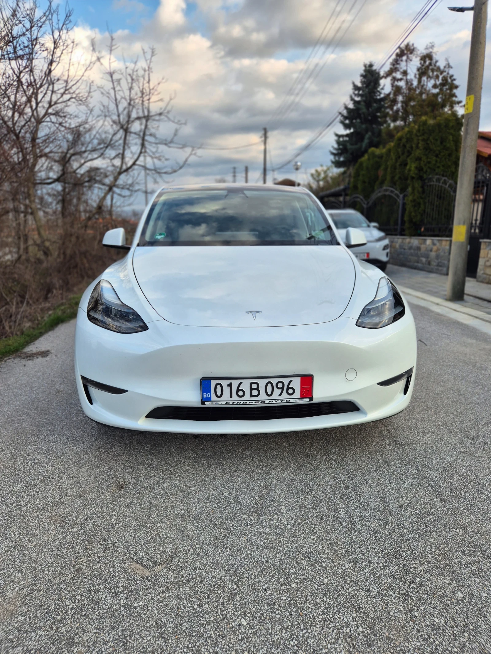 Tesla Model Y Long Range/Dual Motor/12.22г, снимка 3 - Автомобили и джипове - 53728796